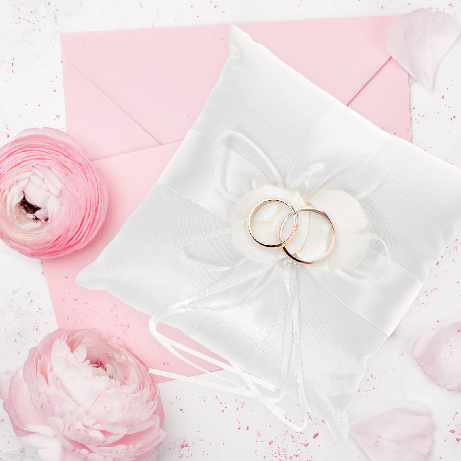 Lovely White Flower Bud Weddin - Ring Bearer Pillow のレビューと価格