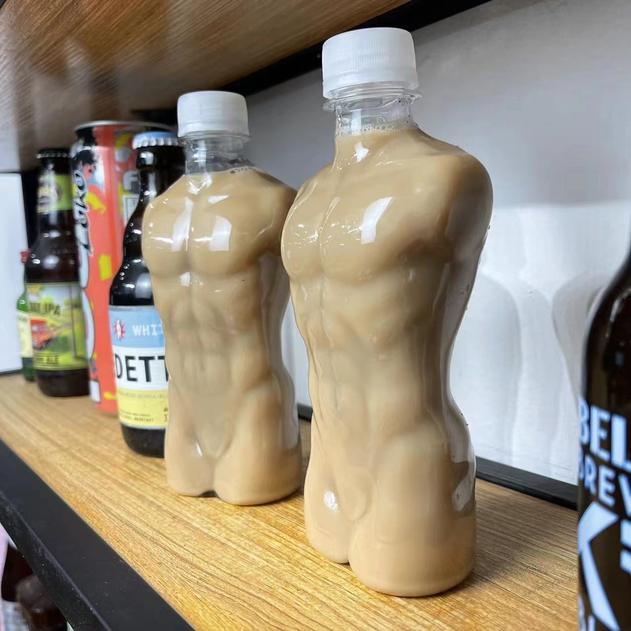 Creative Funny Muscle Man Wate - Wedding Water Supply のレビューと価格