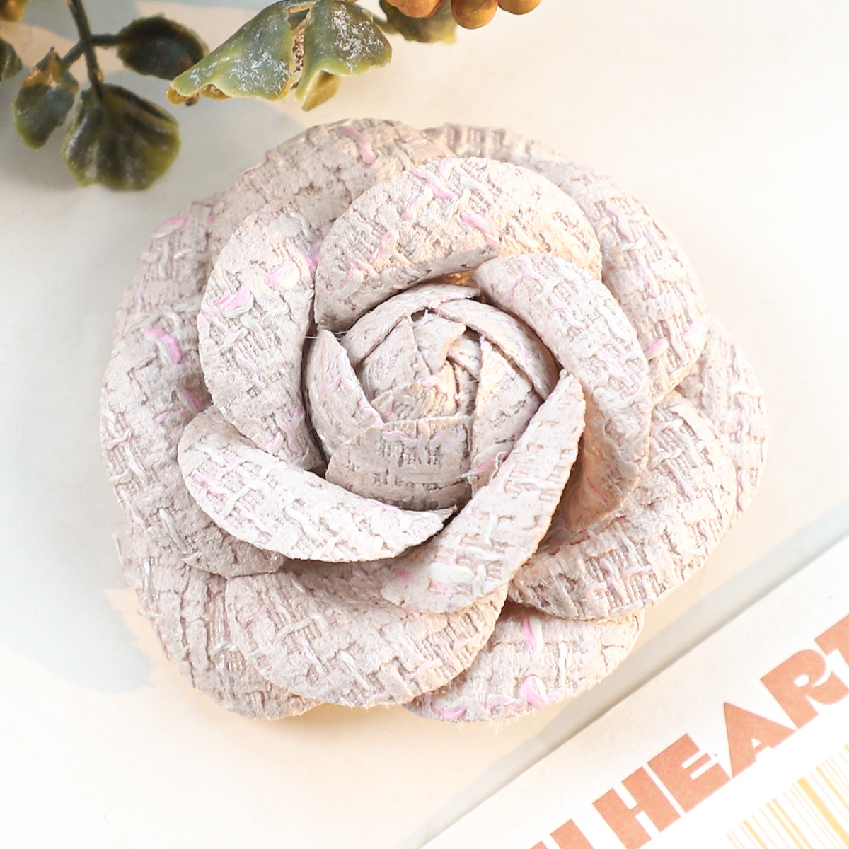 6CM Camellia Brooch for Women  - Wedding Dress Supply のレビューと価格