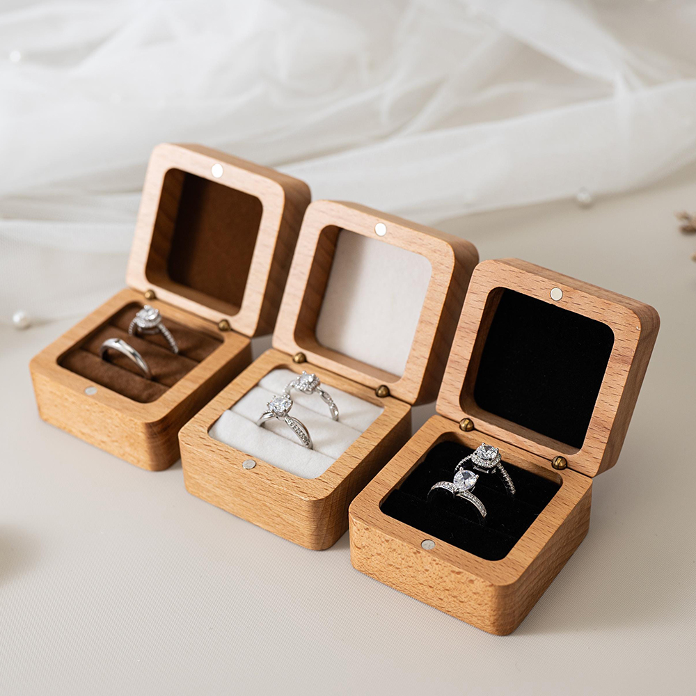 Personalized Carved Wooden Rin - Ring Bearer Pillow のレビューと価格