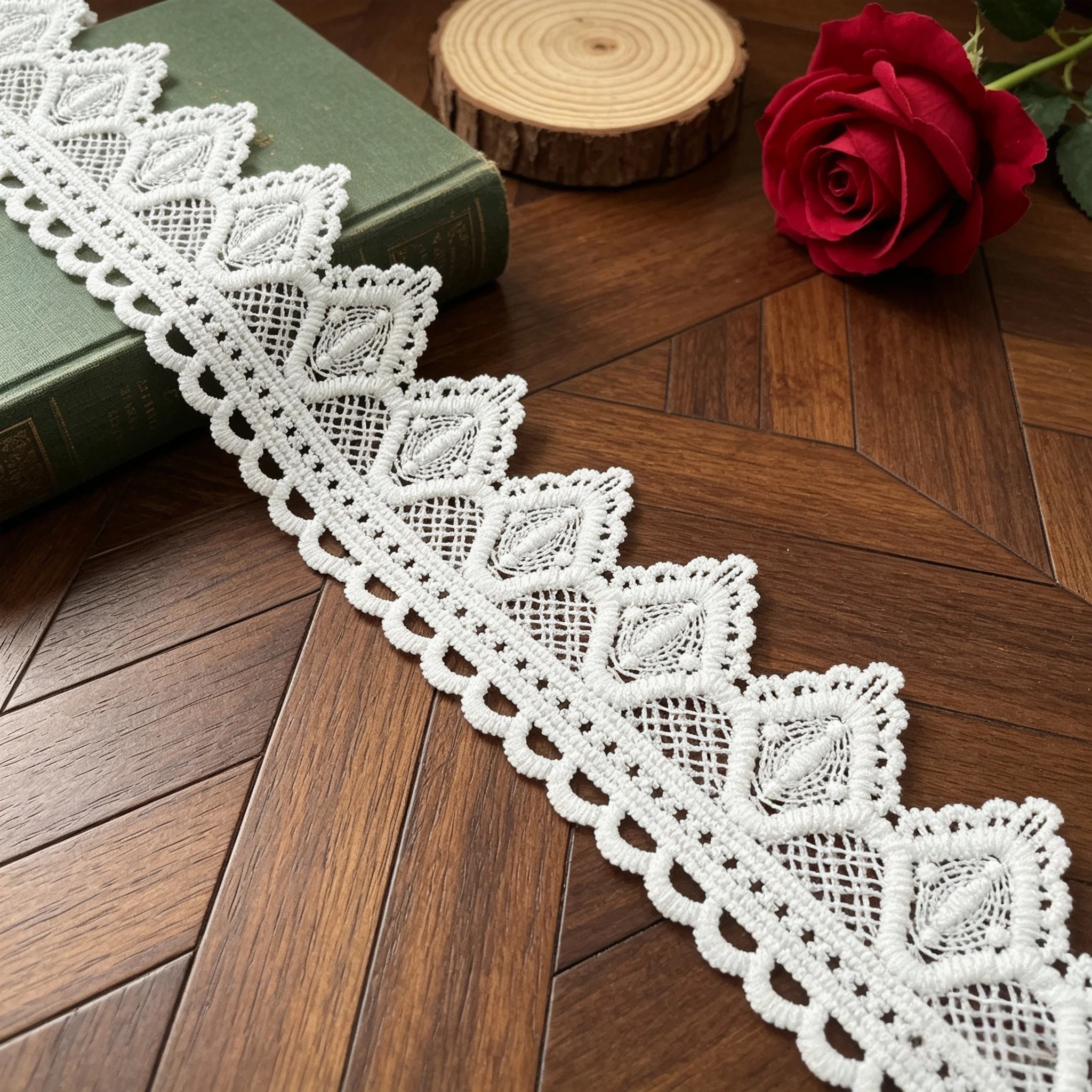 Vintage Scalloped Geometric La - Wedding Dress Supply のレビューと価格