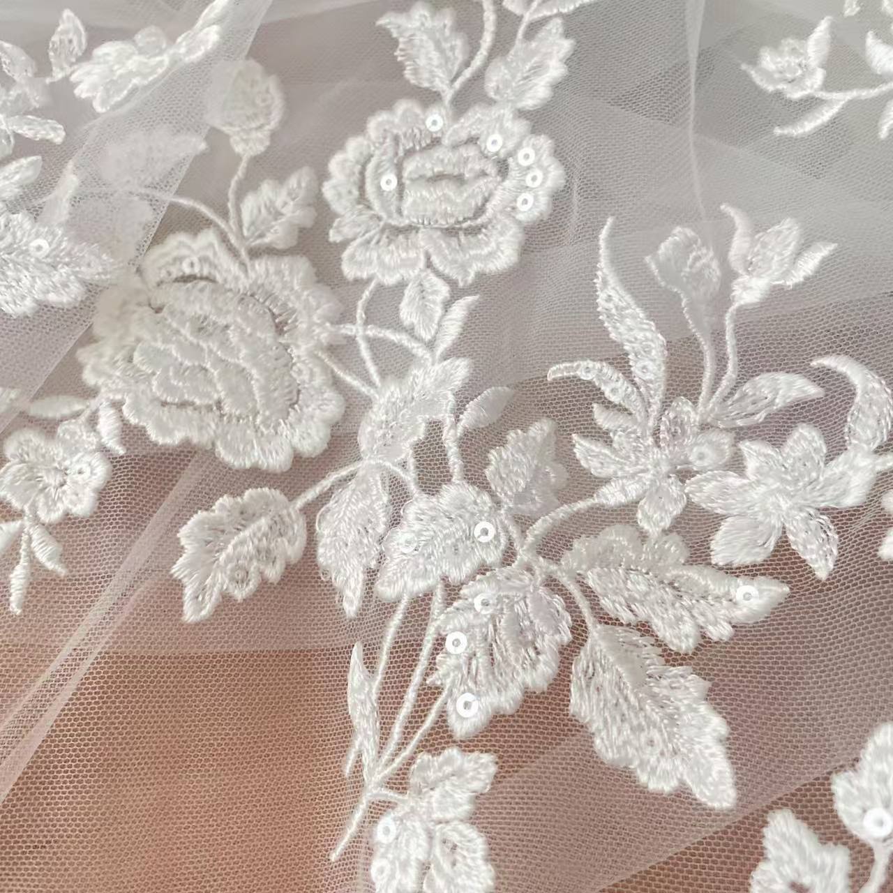 French Embroidered Lace Fabric - Wedding Dress Supply のレビューと価格