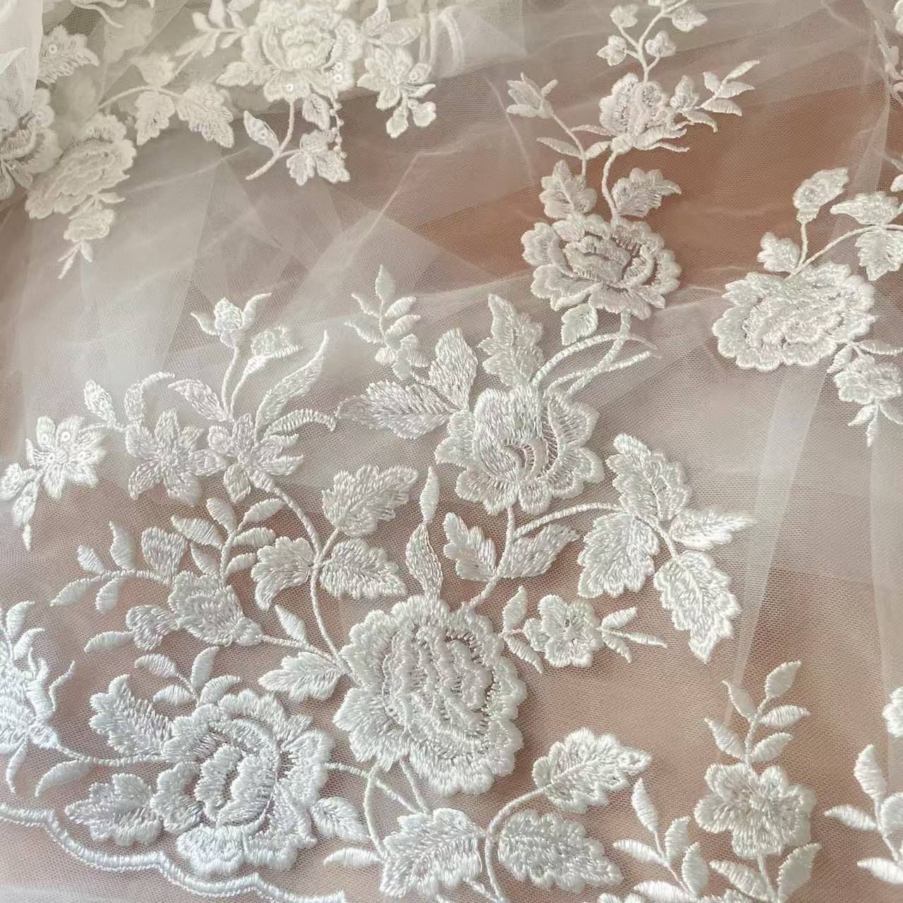 French Embroidered Lace Fabric - Wedding Dress Supply のレビューと価格